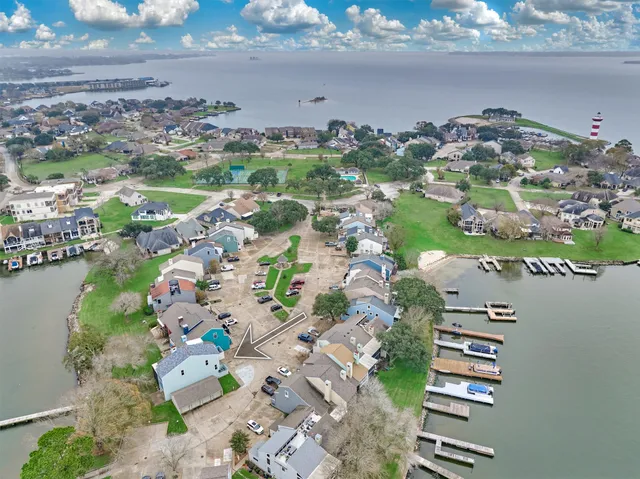 $470,000 | 1427 Bowsprit Point, Willis, TX 77318