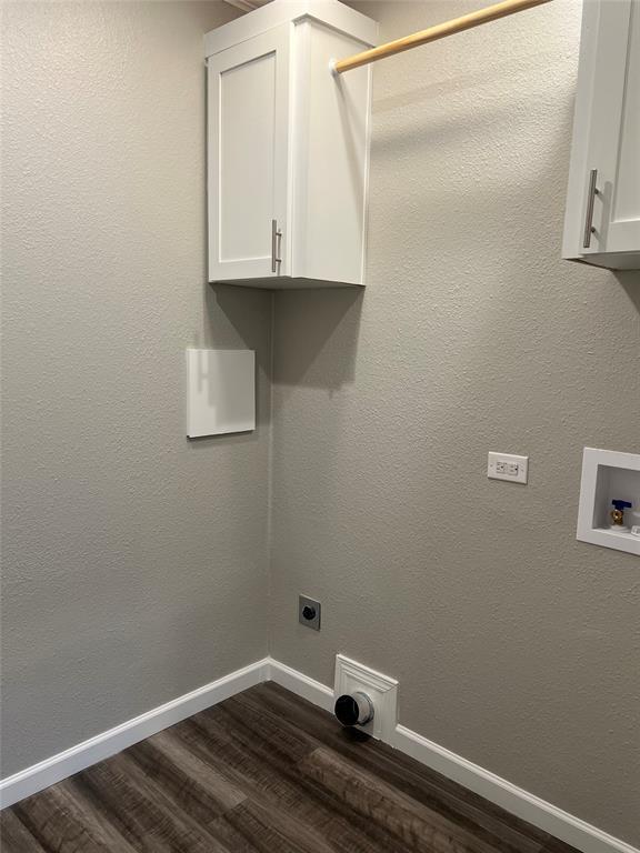 900 Chamberlin Road Dale, TX 78616 - Photo 6 of 14 a view of small space with wooden floor