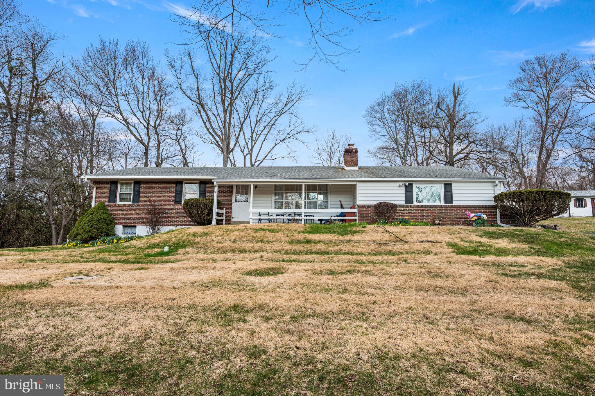 43 Glenview Road Glen Mills, PA 19342 - Photo 2 of 9