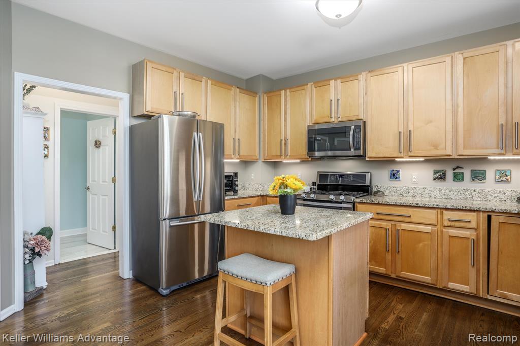 41741 Mitchell Road Novi, MI 48377 - Photo 13 of 34