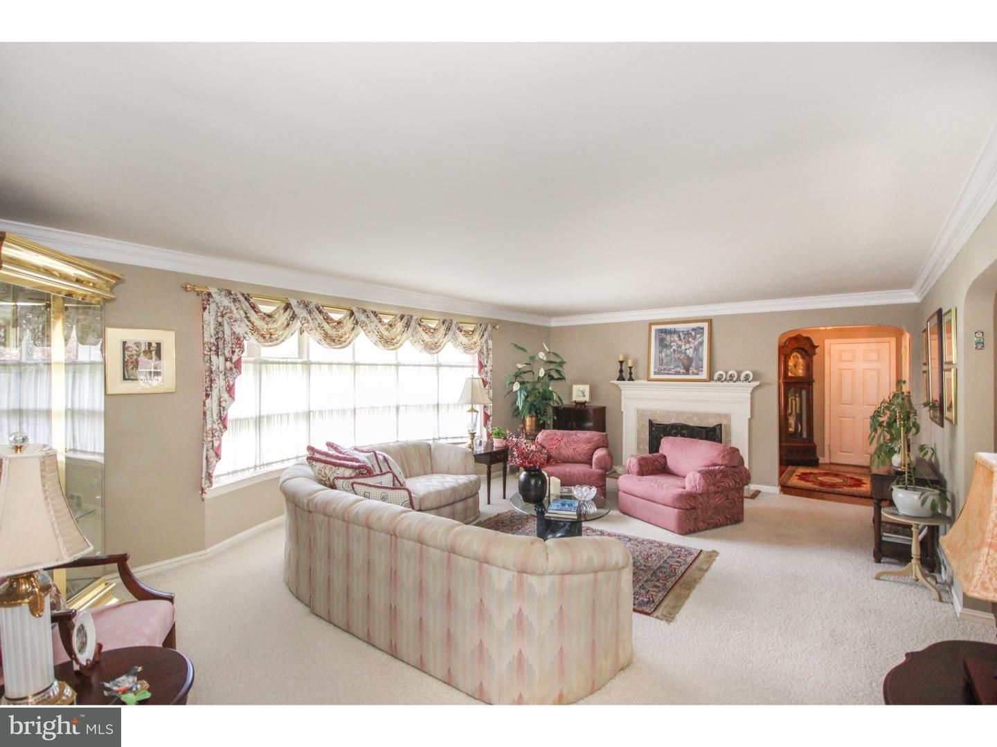 447 Collins Drive Springfield, PA 19064 - Photo 5 of 25
