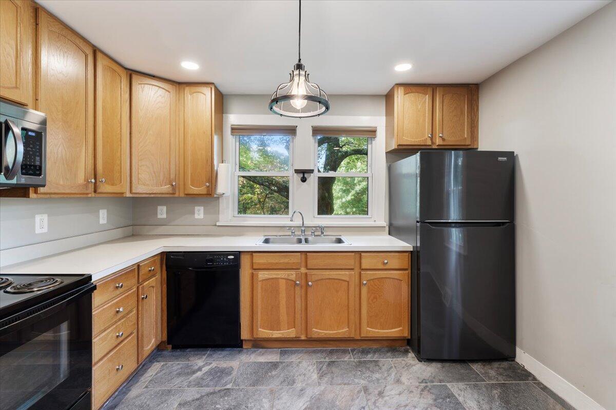 747 Coaling Road Troutville, VA 24175 - Photo 17 of 35 26-28