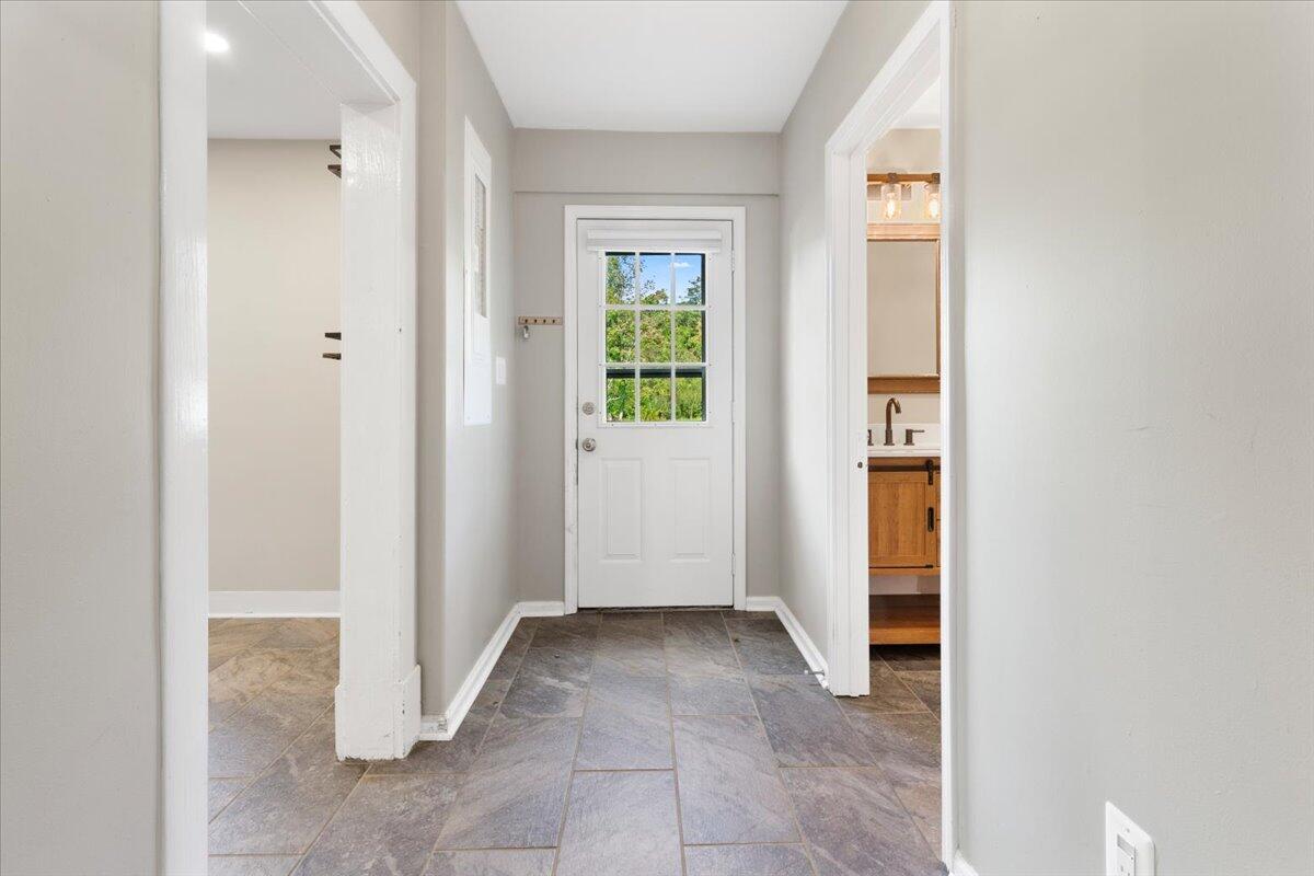 747 Coaling Road Troutville, VA 24175 - Photo 22 of 35 27-29