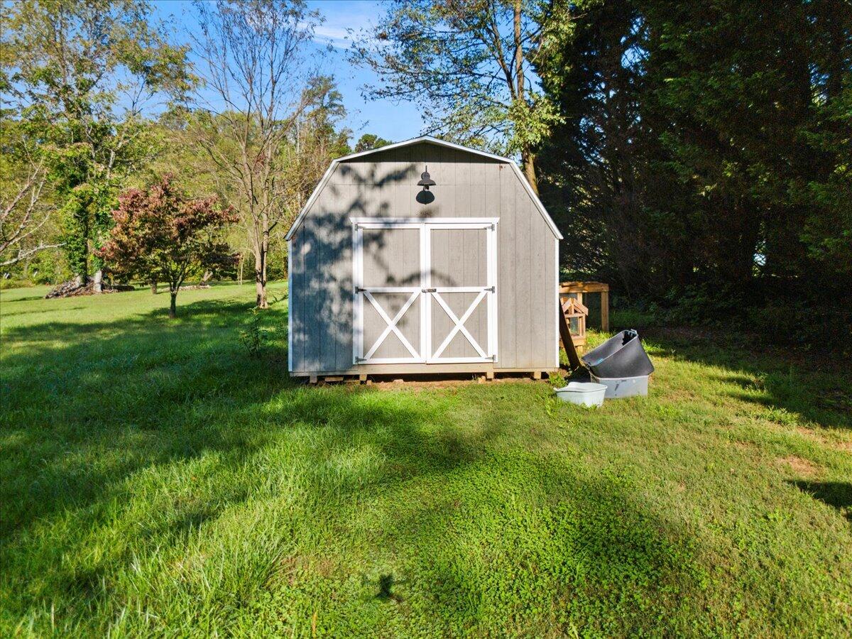 747 Coaling Road Troutville, VA 24175 - Photo 33 of 35 47-49
