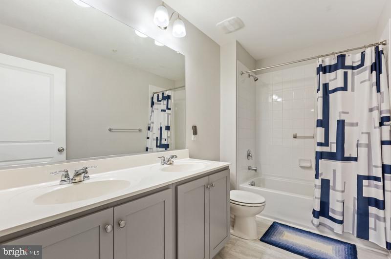 699 Stonegate Road Westminster, MD 21157 - Photo 31 of 38 Second Bath