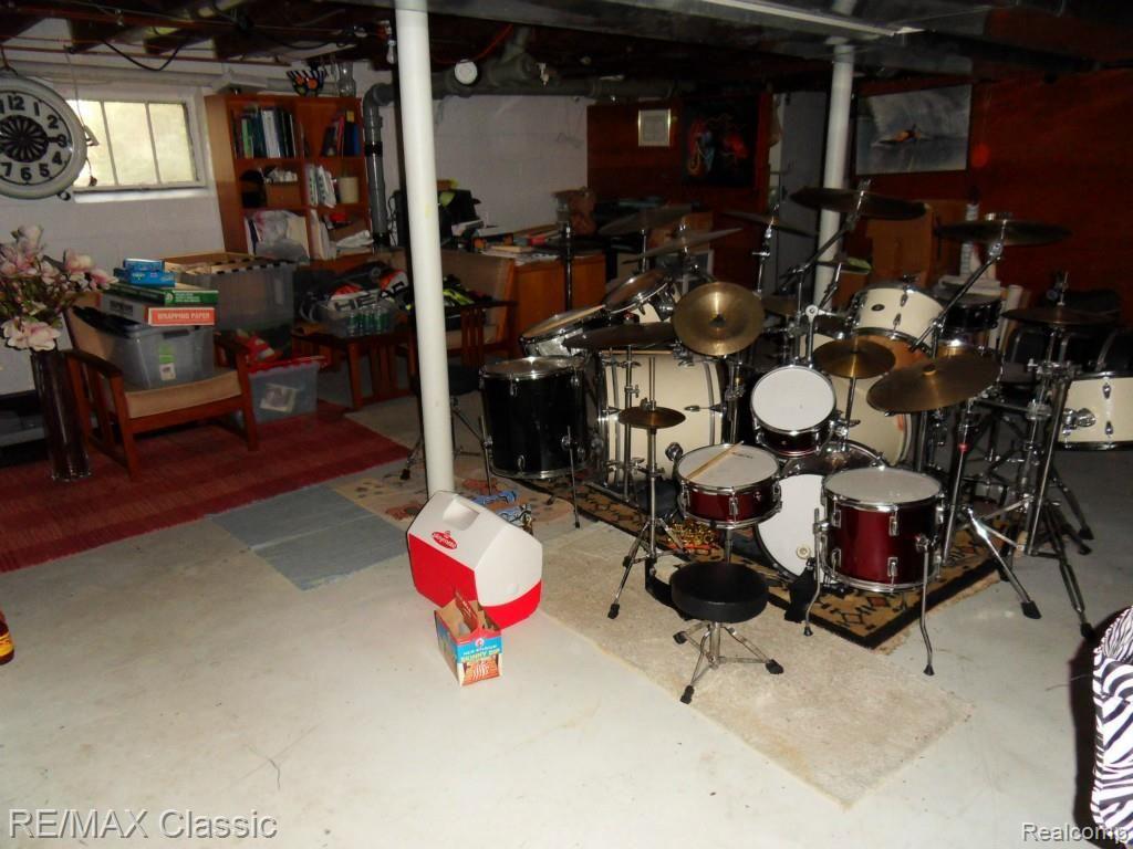 232 Woodside Road Royal Oak, MI 48073 - Photo 71 of 90 SDC15418.jpg