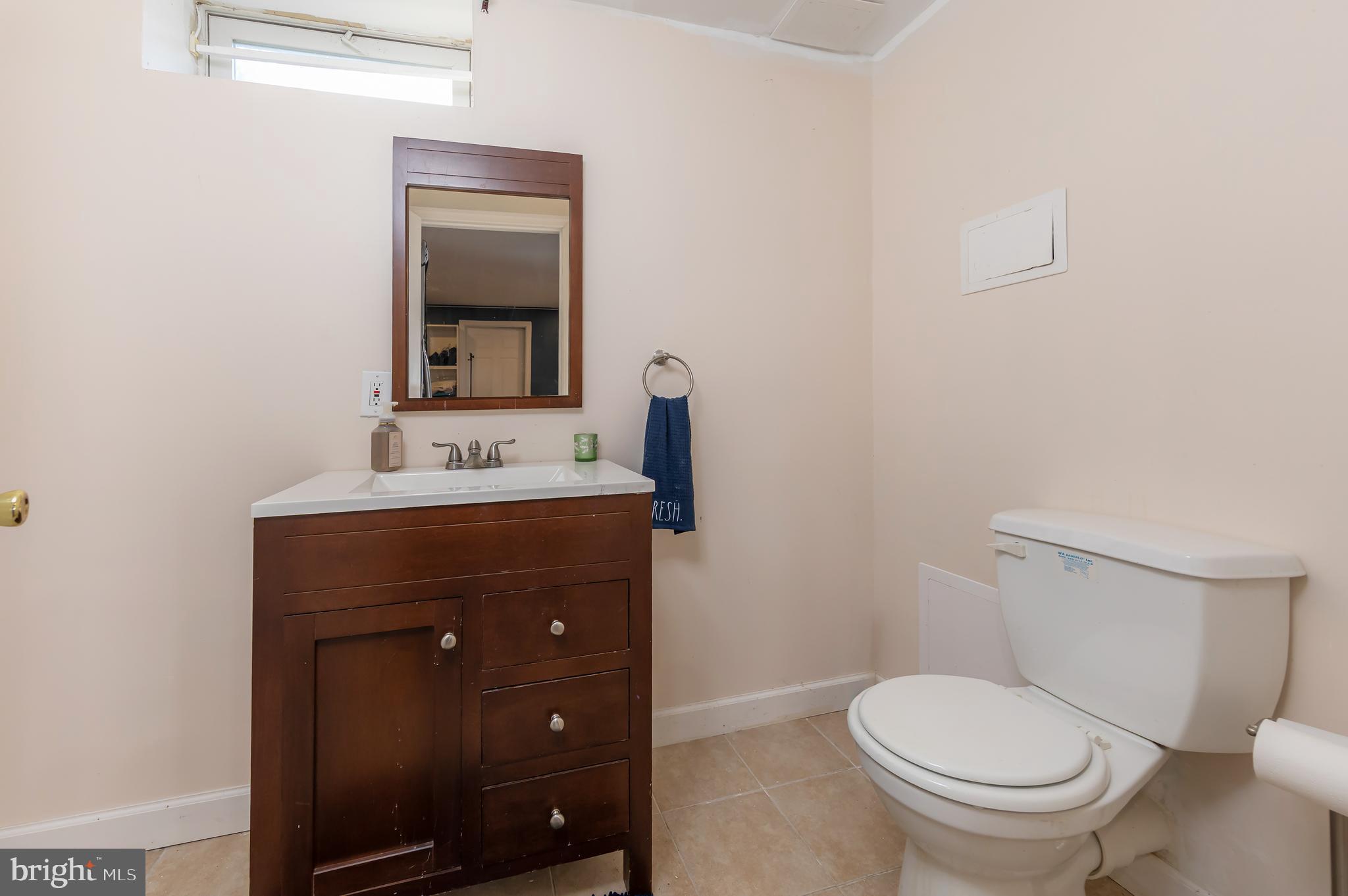 440 School House Road Williamstown, NJ 08094 - Photo 28 of 33 Lower Level Powder Room