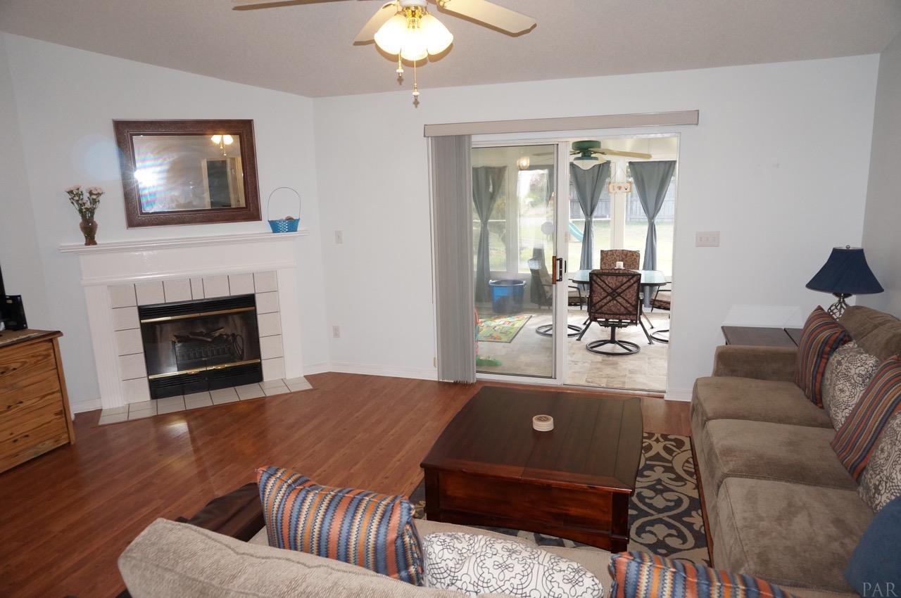 2736 Riverside Landing Drive Navarre, FL 32566 - Photo 8 of 40 Gallery Image 8