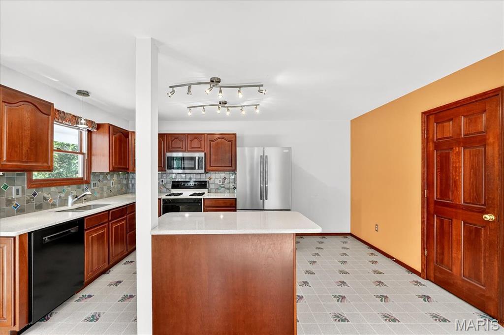 1123 Arbor Spring Court Ballwin, MO 63021 - Photo 12 of 42