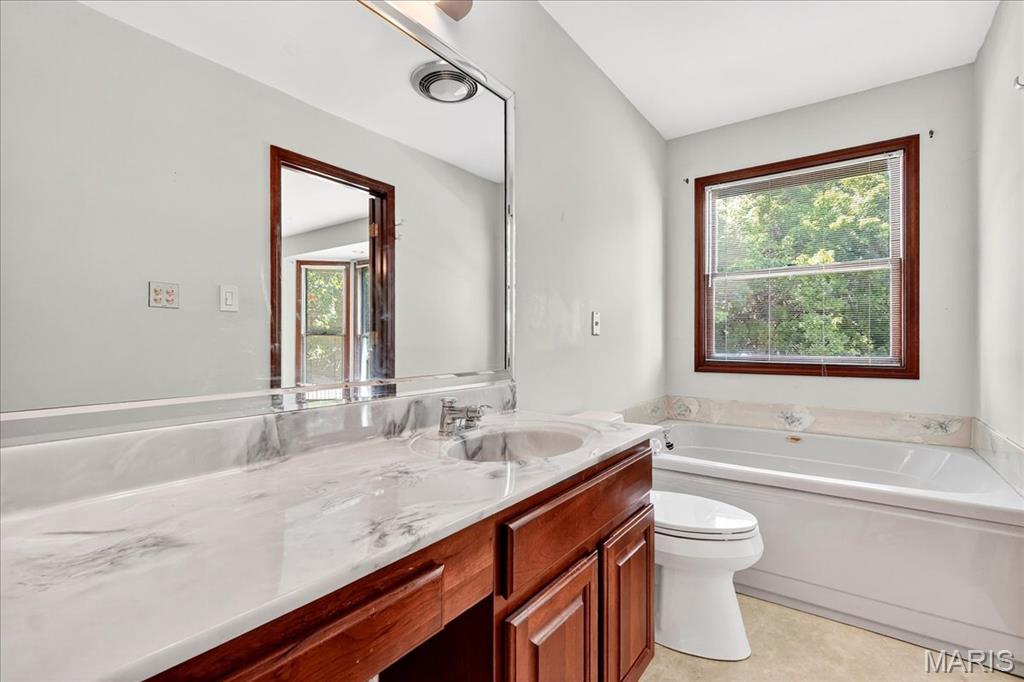 1123 Arbor Spring Court Ballwin, MO 63021 - Photo 16 of 42