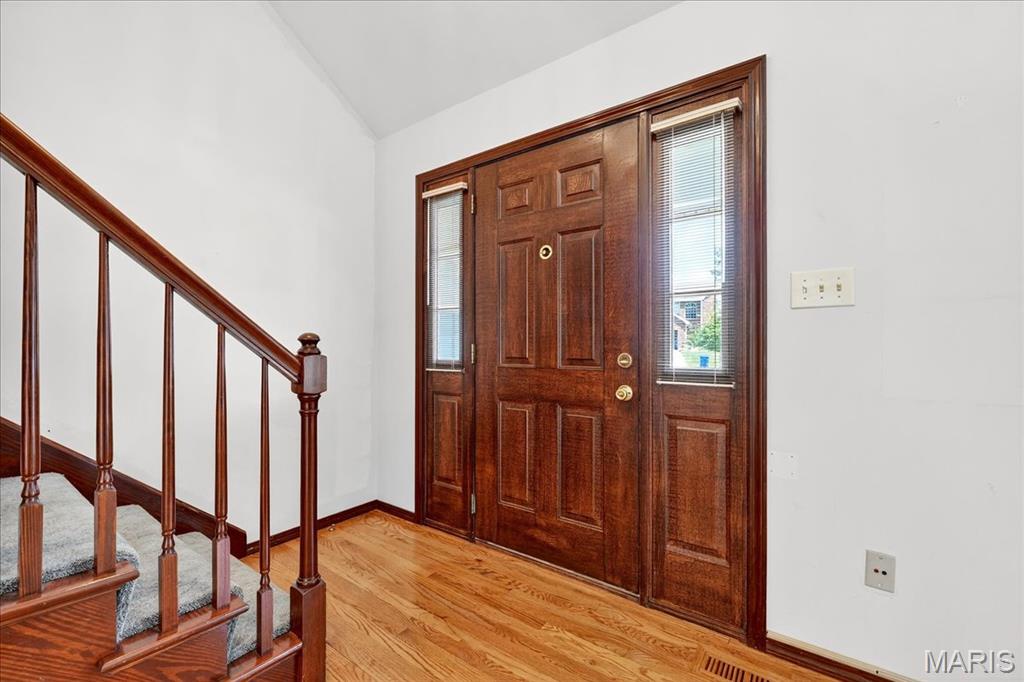 1123 Arbor Spring Court Ballwin, MO 63021 - Photo 4 of 42