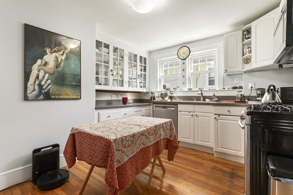 79 Bradford Road Watertown, MA 02472 - Photo 5 of 25