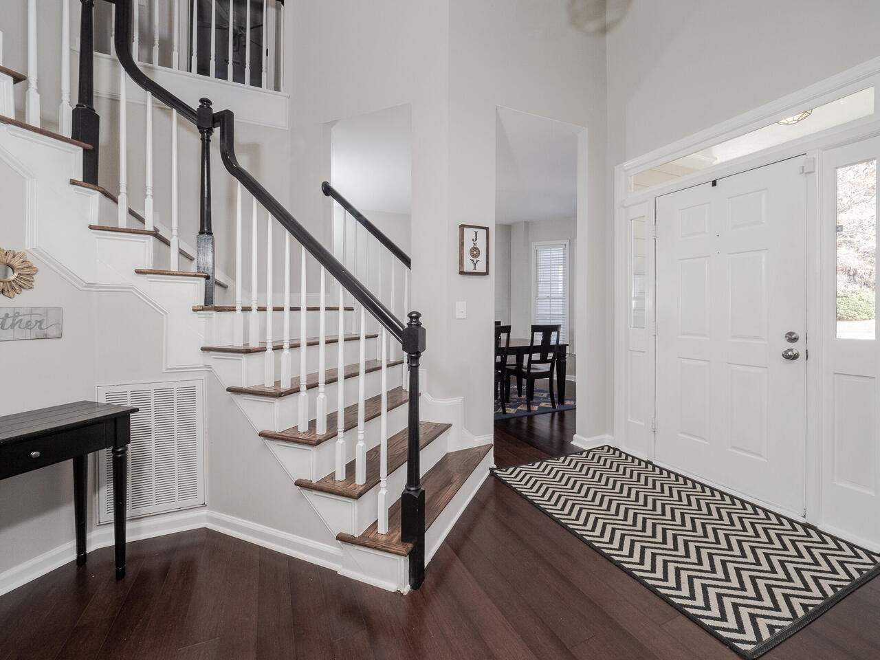 12105 North Exeter Way Raleigh, NC 27613 - Photo 5 of 27 Photo 5
