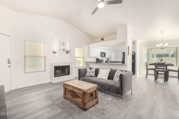 $1,950 | 8759 West Grovers Avenue, Peoria, AZ 85382