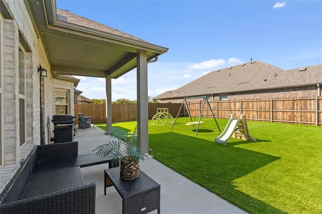 a view of outdoor space yard deck and patio