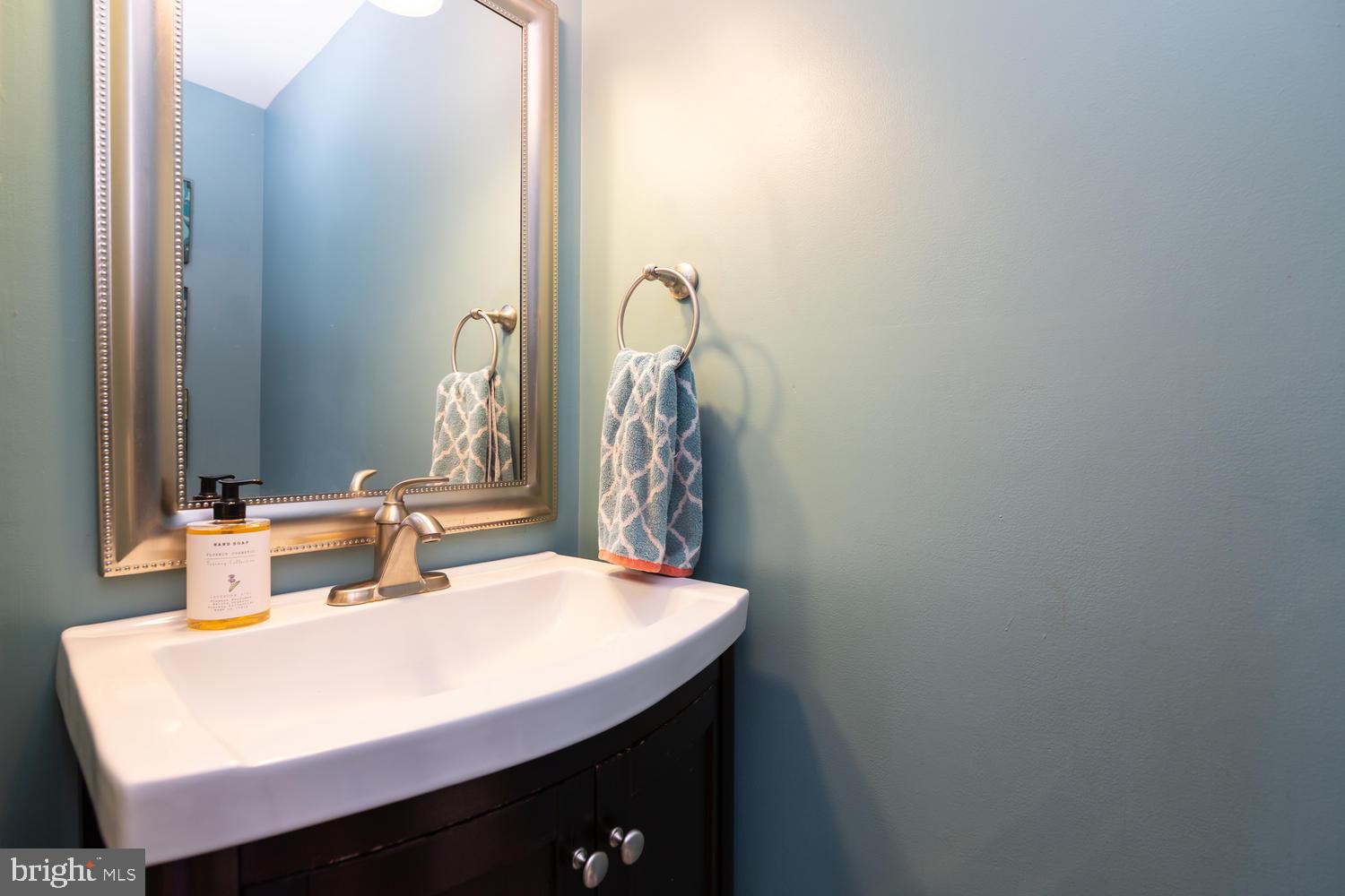 540 Kent Road Springfield, PA 19064 - Photo 18 of 33 1st Floor Powder Room
