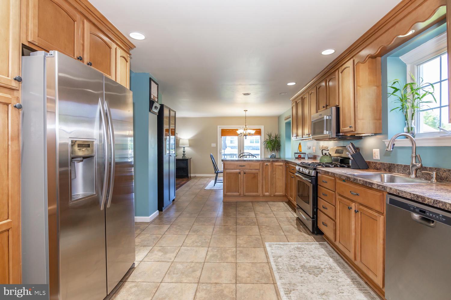 540 Kent Road Springfield, PA 19064 - Photo 10 of 33 Kitchen