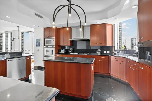 $20,000 | 6000 Island Boulevard, Unit 1208, Aventura, FL 33160