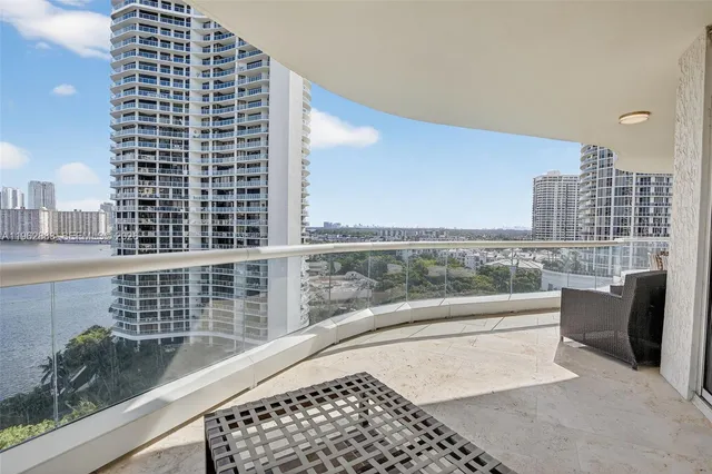 $20,000 | 6000 Island Boulevard, Unit 1208, Aventura, FL 33160