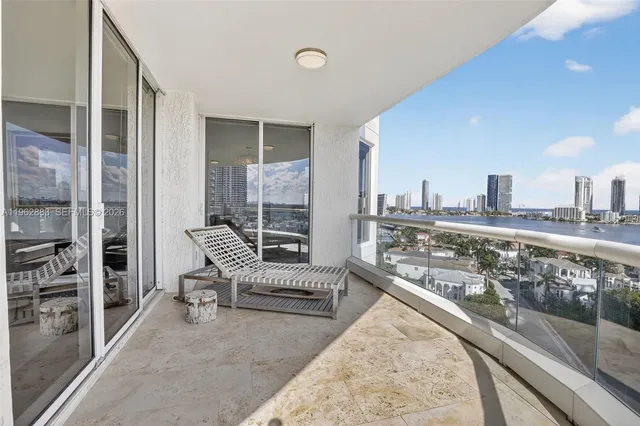 $20,000 | 6000 Island Boulevard, Unit 1208, Aventura, FL 33160