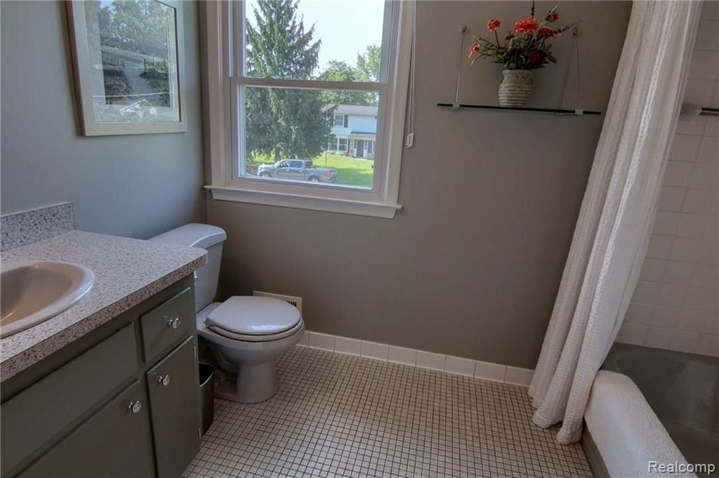 32326 Red Clover Road Farmington Hills, MI 48334 - Photo 26 of 30