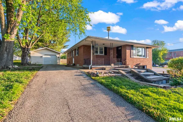 $179,900 | 408 East Adams Street, Riverton, IL 62561