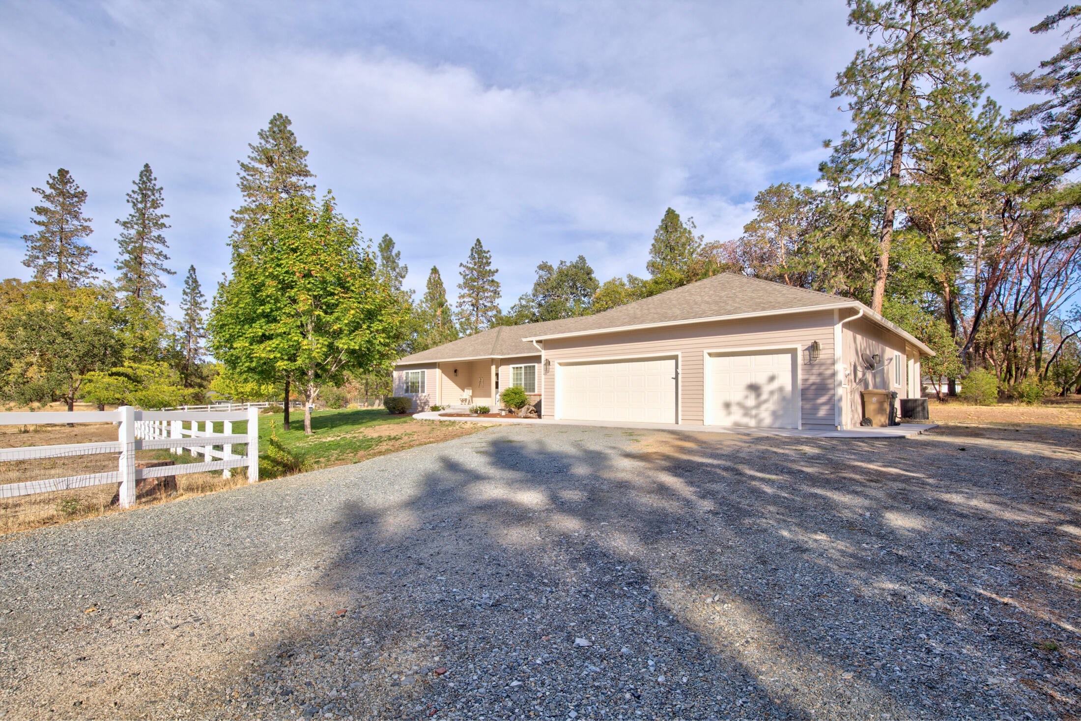 384 Oak Ranch Road Grants Pass, OR 97526 - Photo 30 of 36 125A6039_40_41_42_43