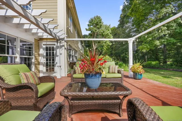 $1,499,000 | 625 State Street, Guilford, CT 06437