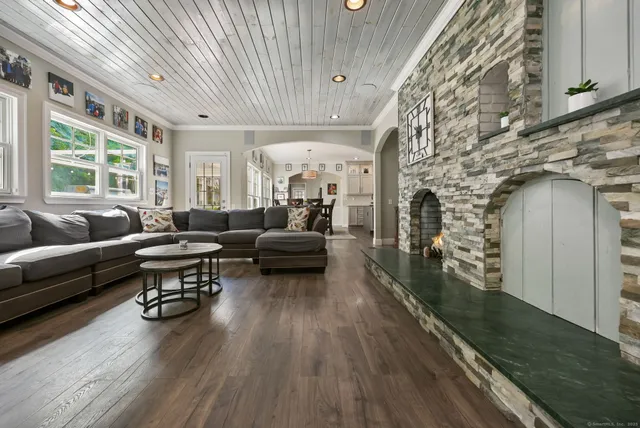 $1,499,000 | 625 State Street, Guilford, CT 06437