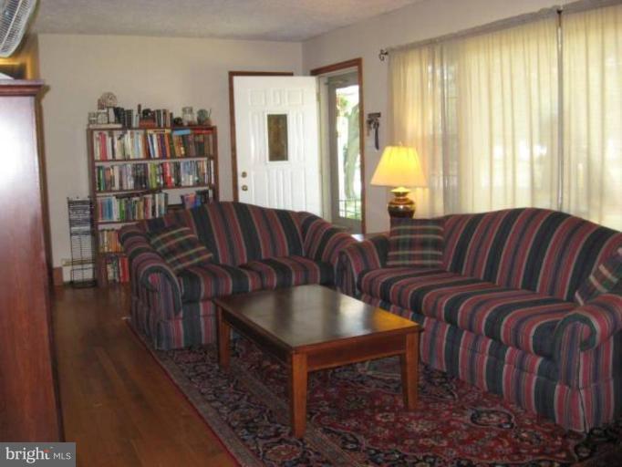 14 Nanticoke Road Cambridge, MD 21613 - Photo 11 of 16 Living Room #2