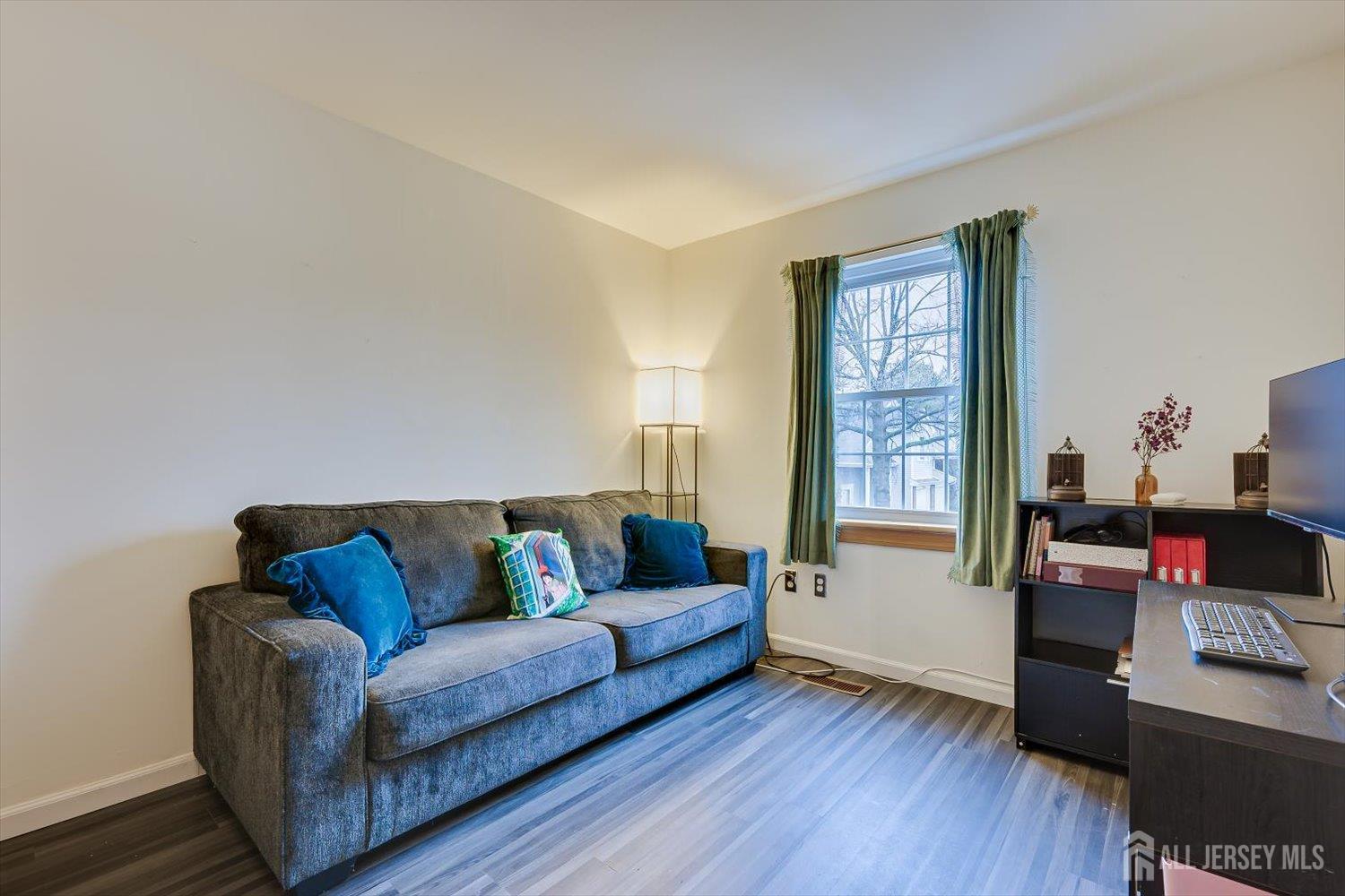 63 Renaissance Lane New Brunswick, NJ 08901 - Photo 15 of 19