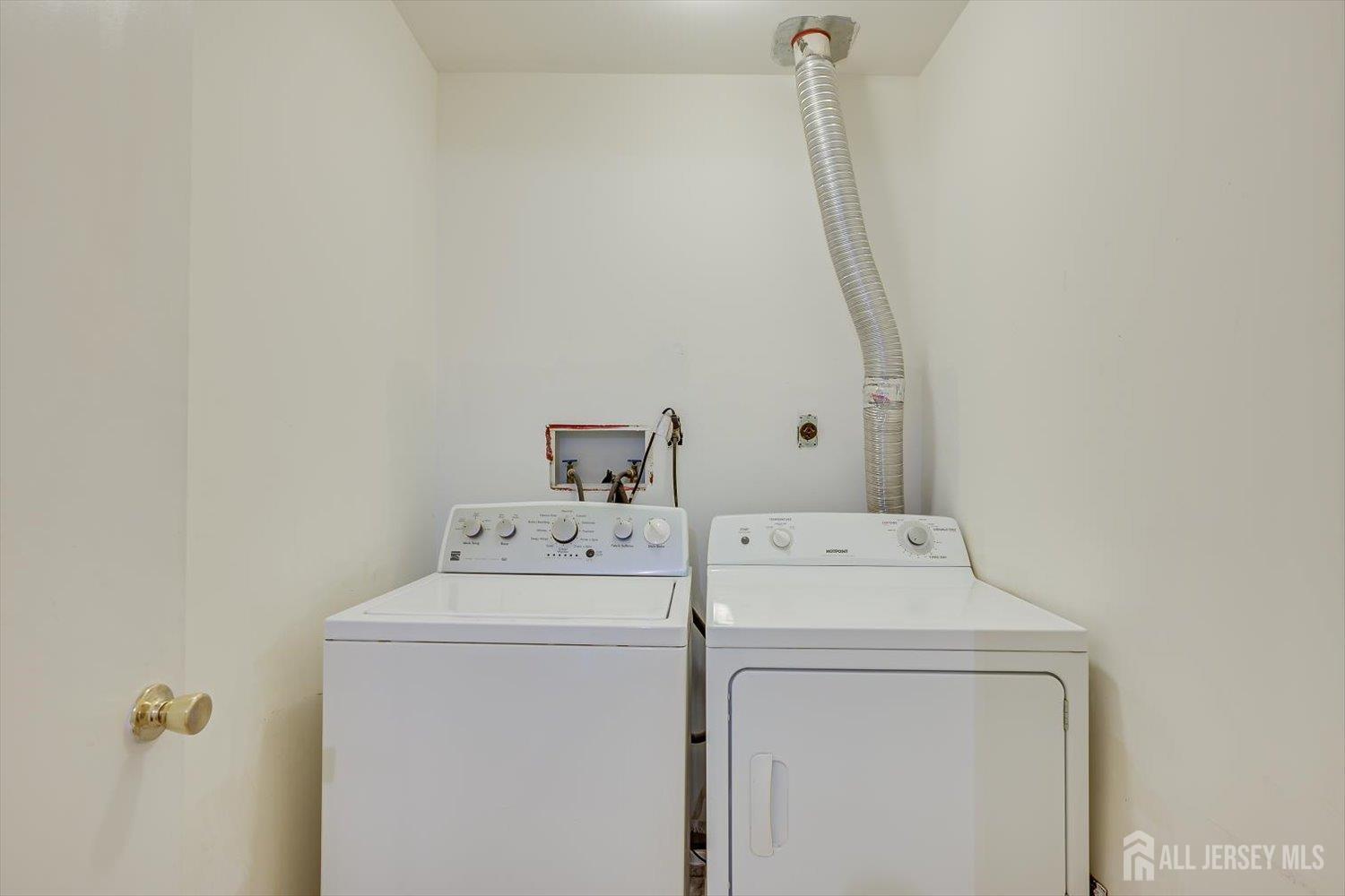 63 Renaissance Lane New Brunswick, NJ 08901 - Photo 16 of 19