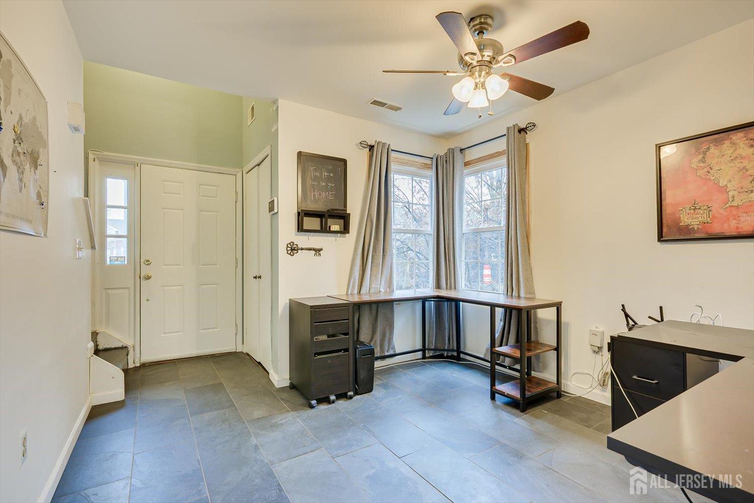 63 Renaissance Lane New Brunswick, NJ 08901 - Photo 2 of 19