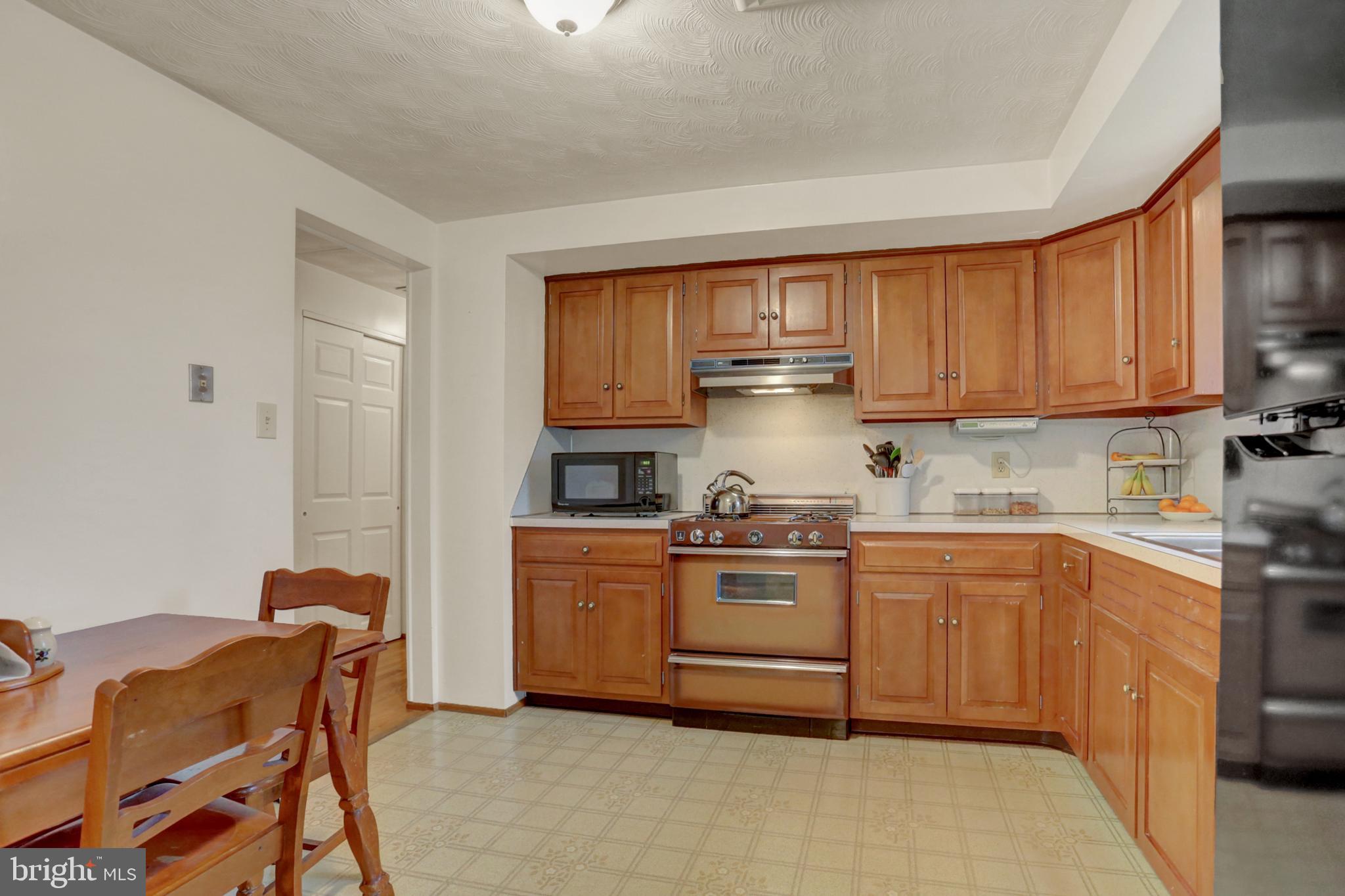 330 Hillcrest Road York, PA 17403 - Photo 14 of 32
