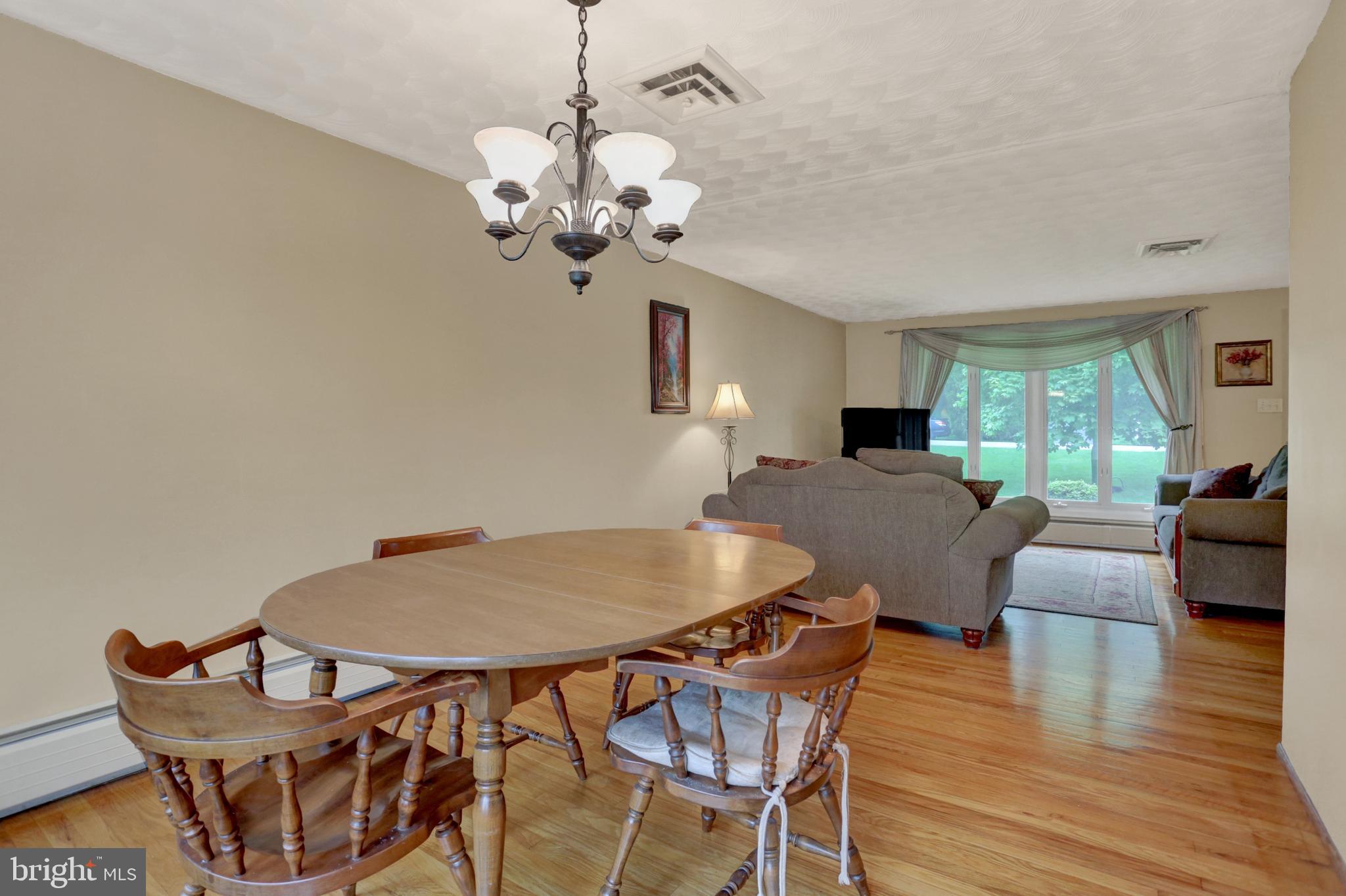 330 Hillcrest Road York, PA 17403 - Photo 8 of 32 Formal Dining Room