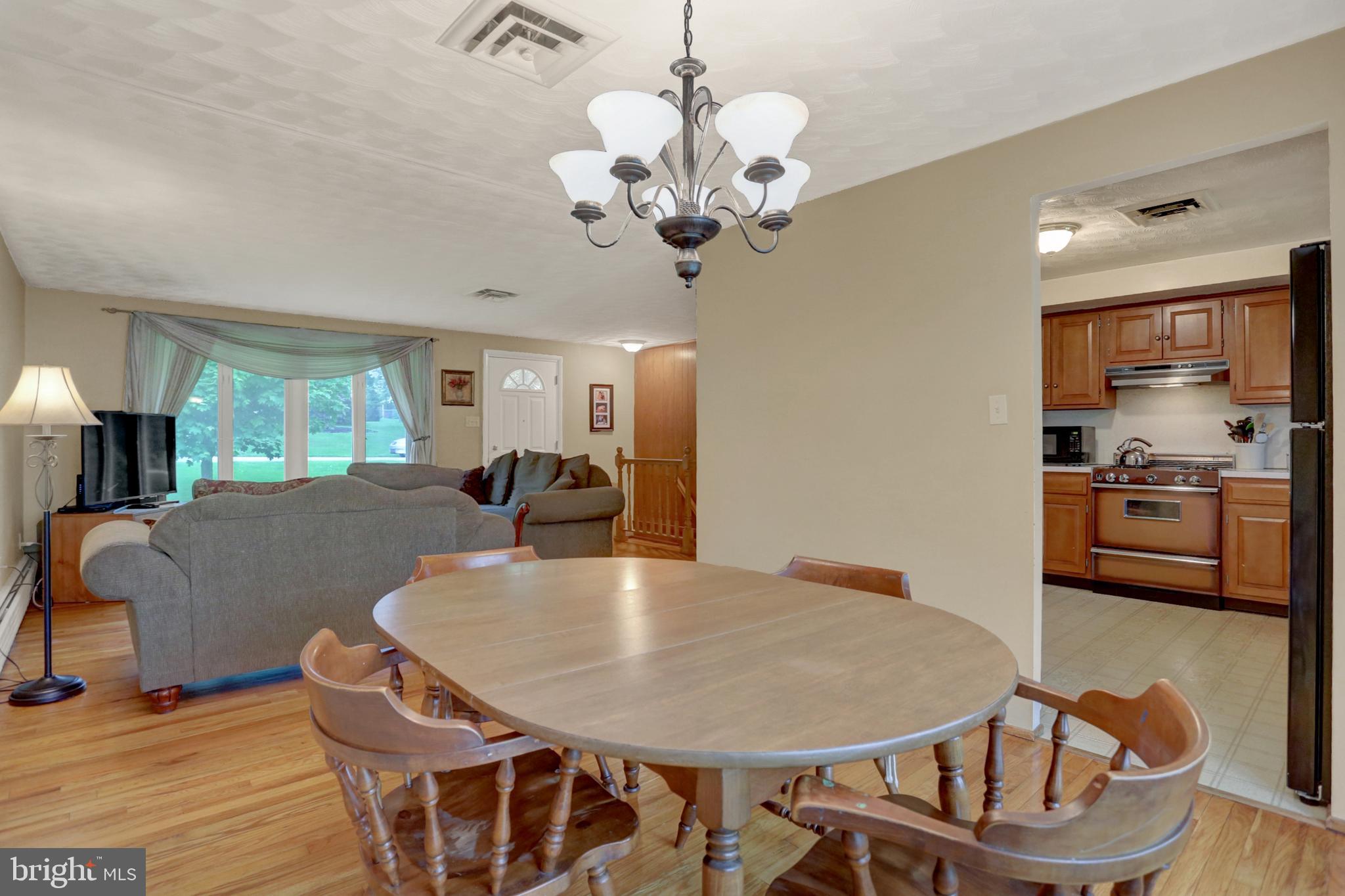 330 Hillcrest Road York, PA 17403 - Photo 9 of 32