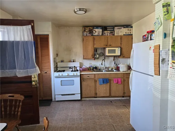 $189,900 | 410 Ash Street, Syracuse, NY 13208