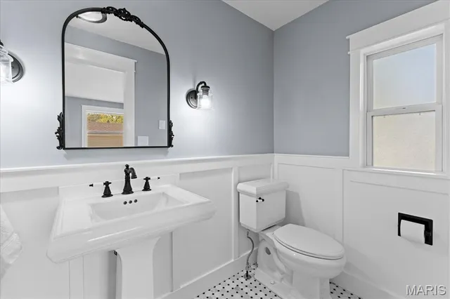 $299,900 | 617 East A Street, Belleville, IL 62220