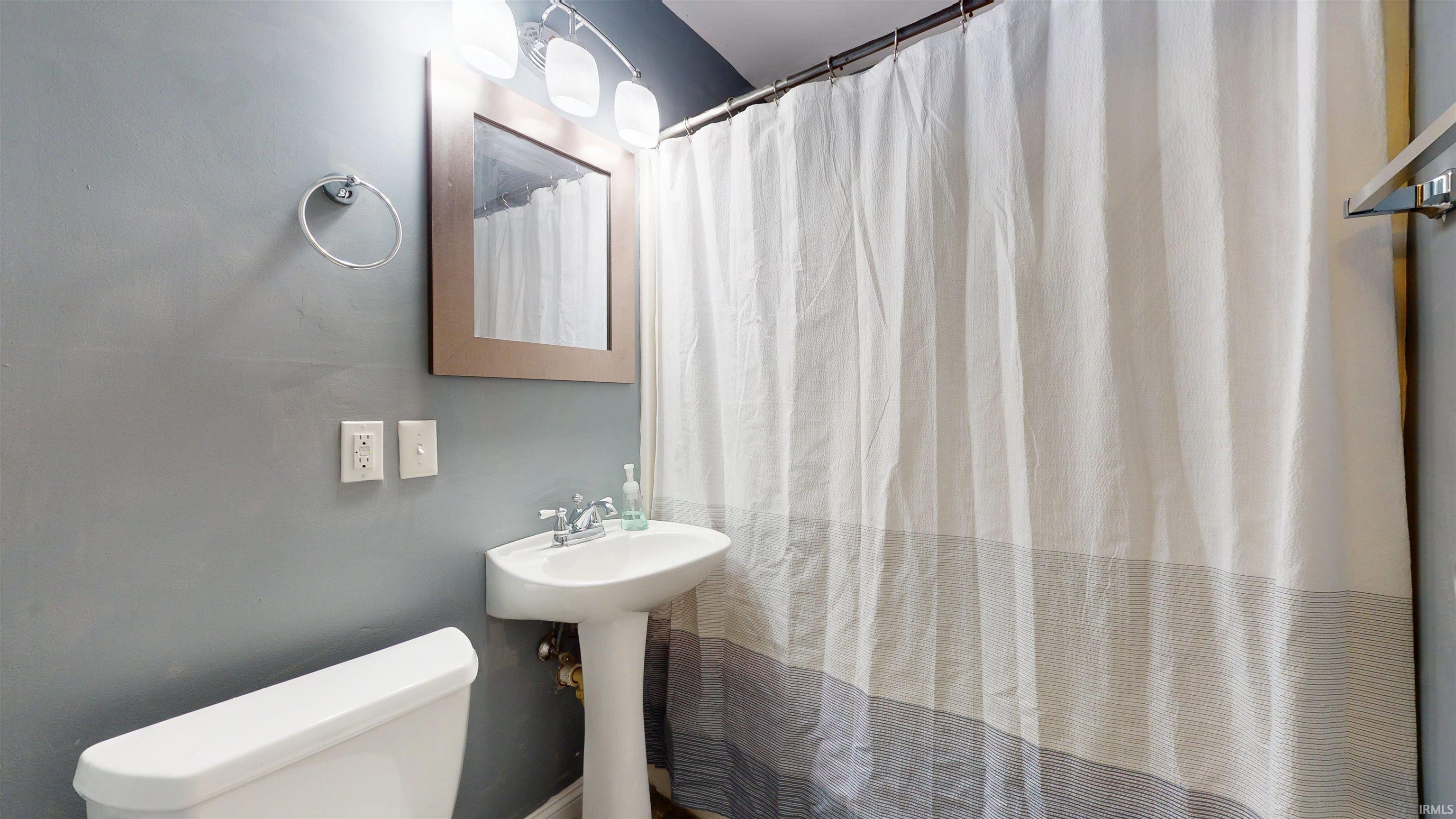 4315 Chadwick Road Evansville, IN 47710 - Photo 17 of 31 Gallery Image 17