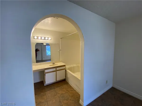 $1,600 | 2200 South Fort Apache Road, Unit 1204, Las Vegas, NV 89117