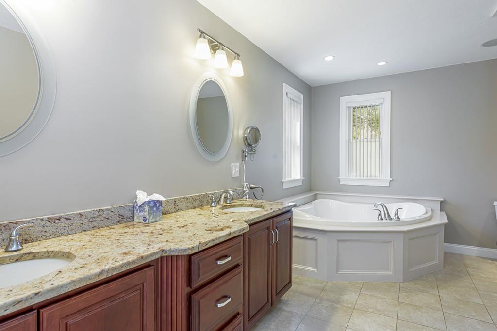 29 Dunham Road Freetown, MA 02702 - Photo 15 of 30 Gallery Image 15