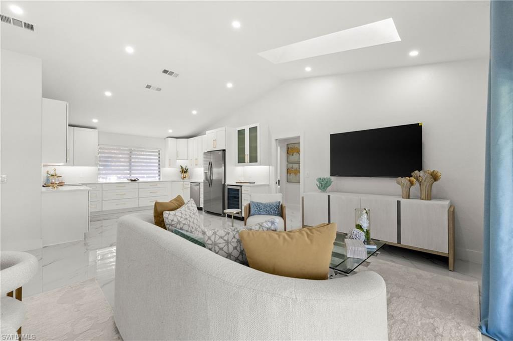 198 Albi Road, Unit 604 Naples, FL 34112 - Photo 5 of 38 Gallery Image 5