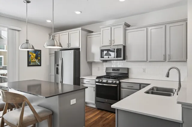 $385,000 | 5092 93rd Lane North, Brooklyn Park, MN 55443