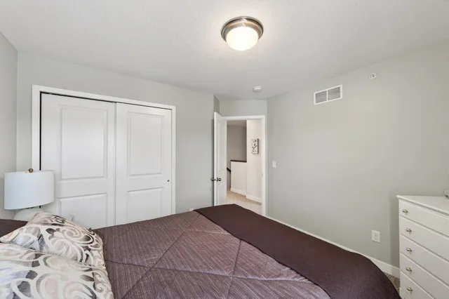 $385,000 | 5092 93rd Lane North, Brooklyn Park, MN 55443