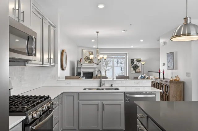 $385,000 | 5092 93rd Lane North, Brooklyn Park, MN 55443