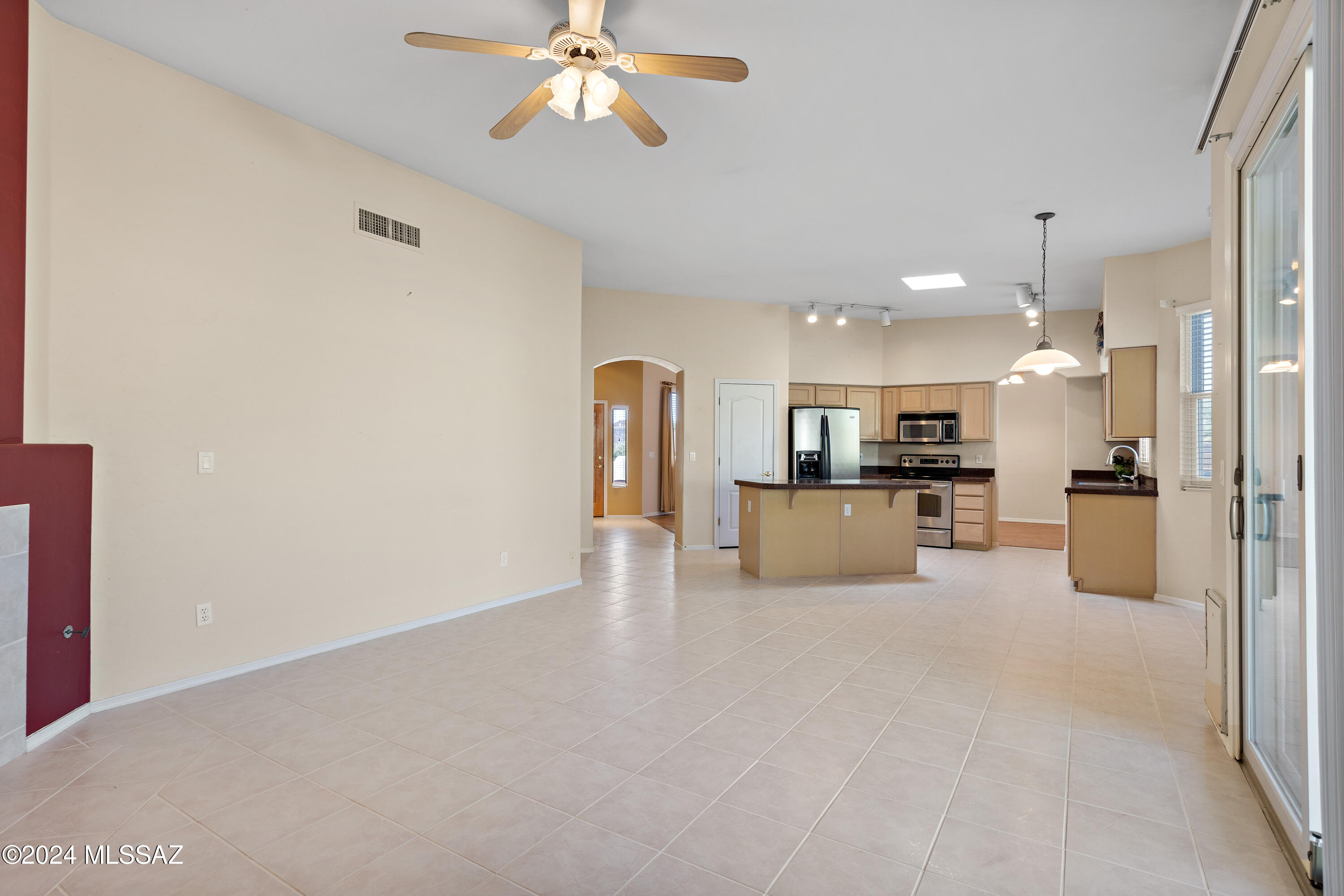 376 West Wheeler Road Tucson, AZ 85737 - Photo 8 of 24 Gallery Image 8