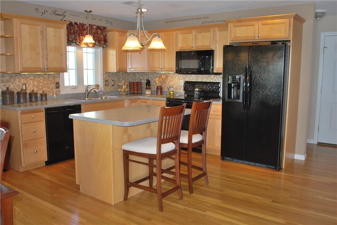 500 Mendon Road, Unit 320 Cumberland, RI 02864 - Photo 5 of 28