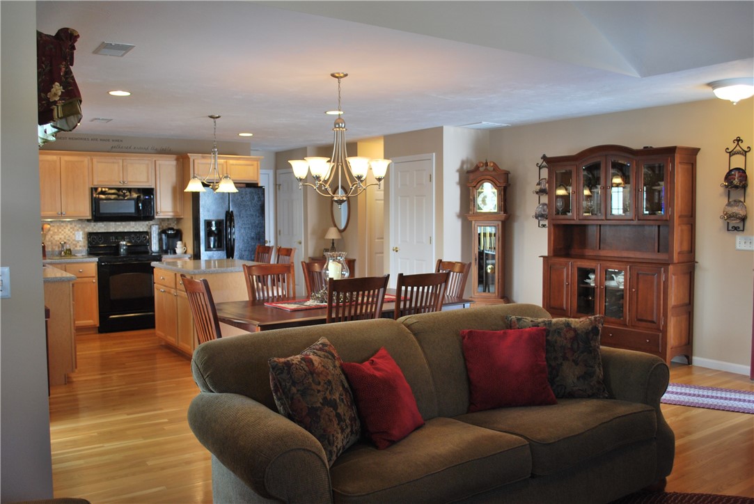 500 Mendon Road, Unit 320 Cumberland, RI 02864 - Photo 10 of 28