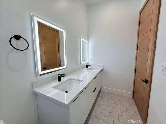 $3,499 | 6904 Corbin Avenue, Reseda, CA 91335