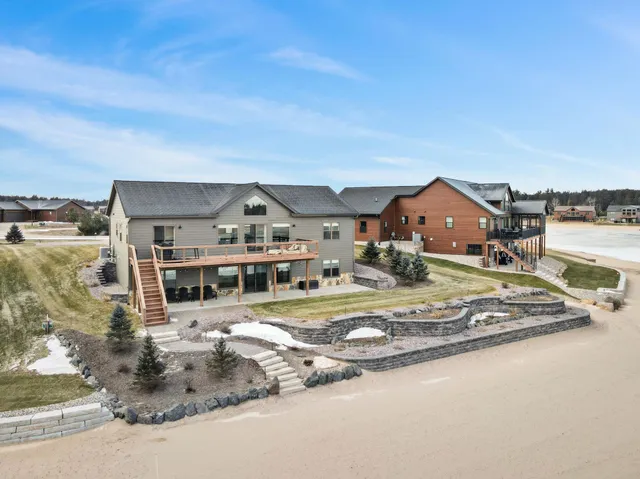 $649,000 | N8620 North Log Cabin Court, New Lisbon, WI 53950